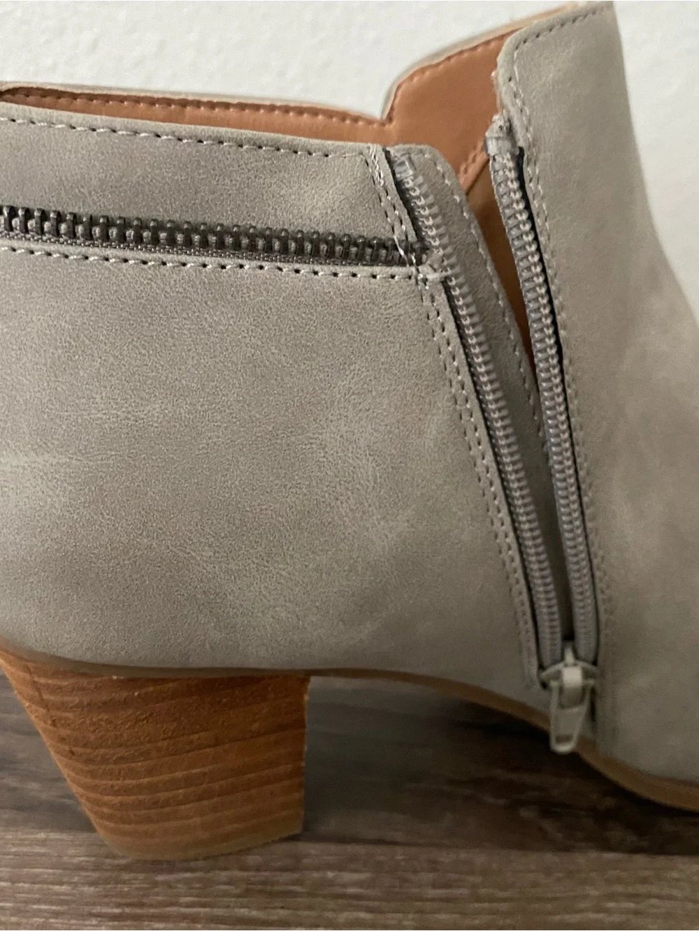 Report Womens Corra Ankle Bootie Gray Faux Leather Casual Block Heels Size 9